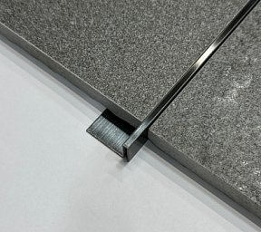 Профиль Juliano Tile Trim SBP018-4B-12H Black (2700mm)